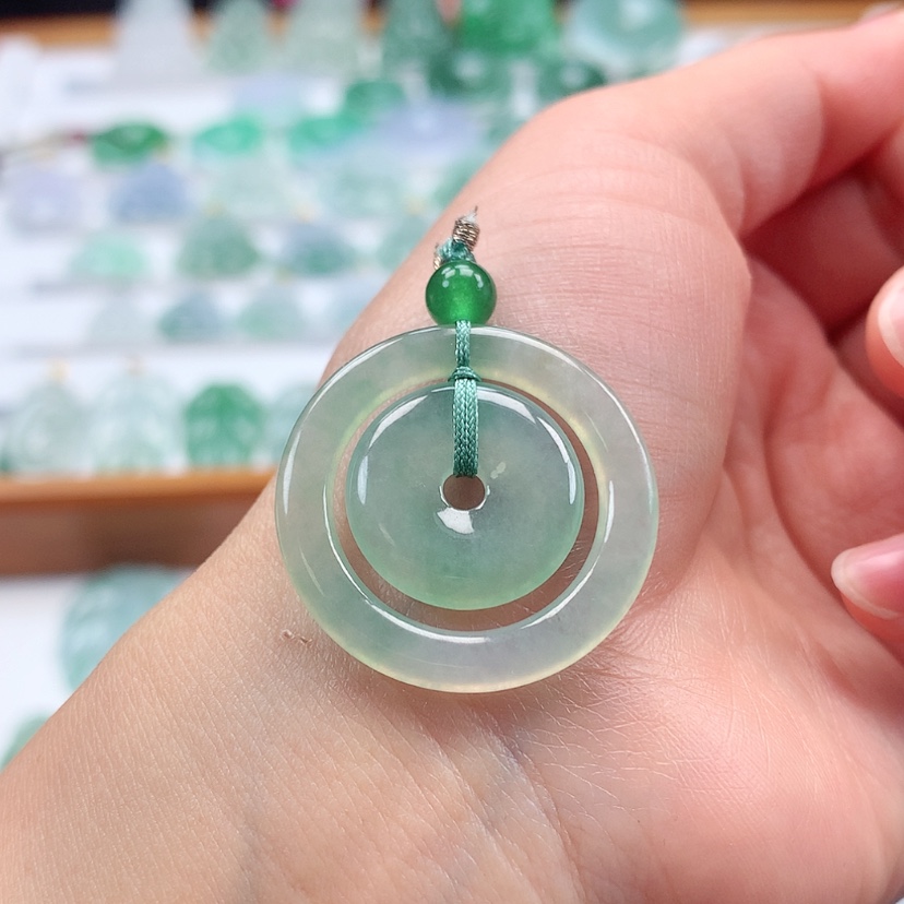 【闪购商品】翡翠吊坠(不含链)未镶嵌