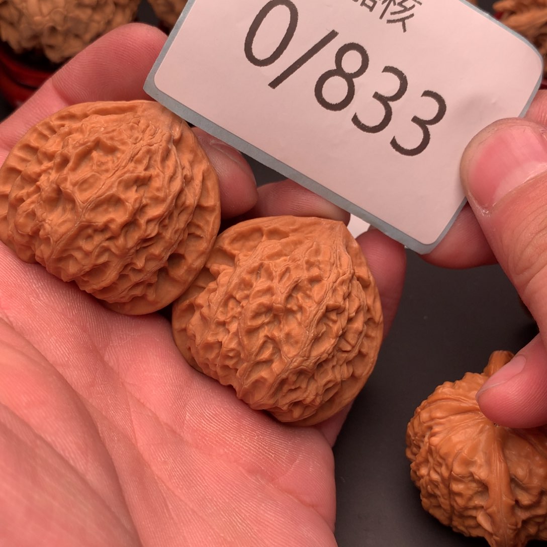 文玩核桃把件十*39金牛