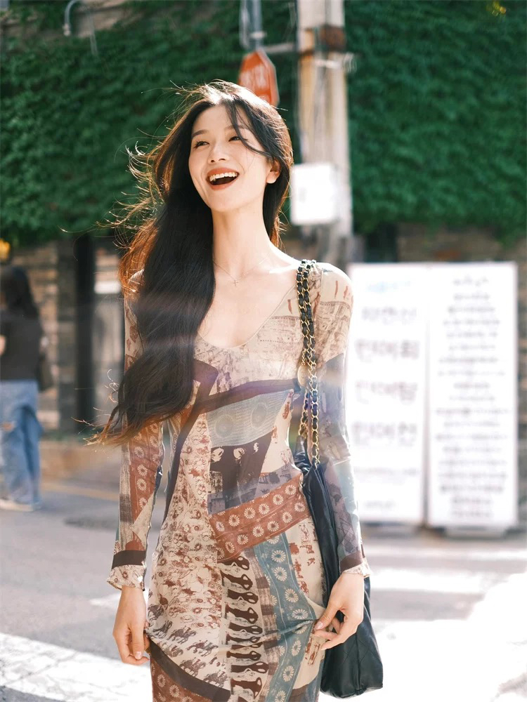 复古高个子油画印花连衣裙女冬季御姐新款包臀裙风情万种的裙子潮