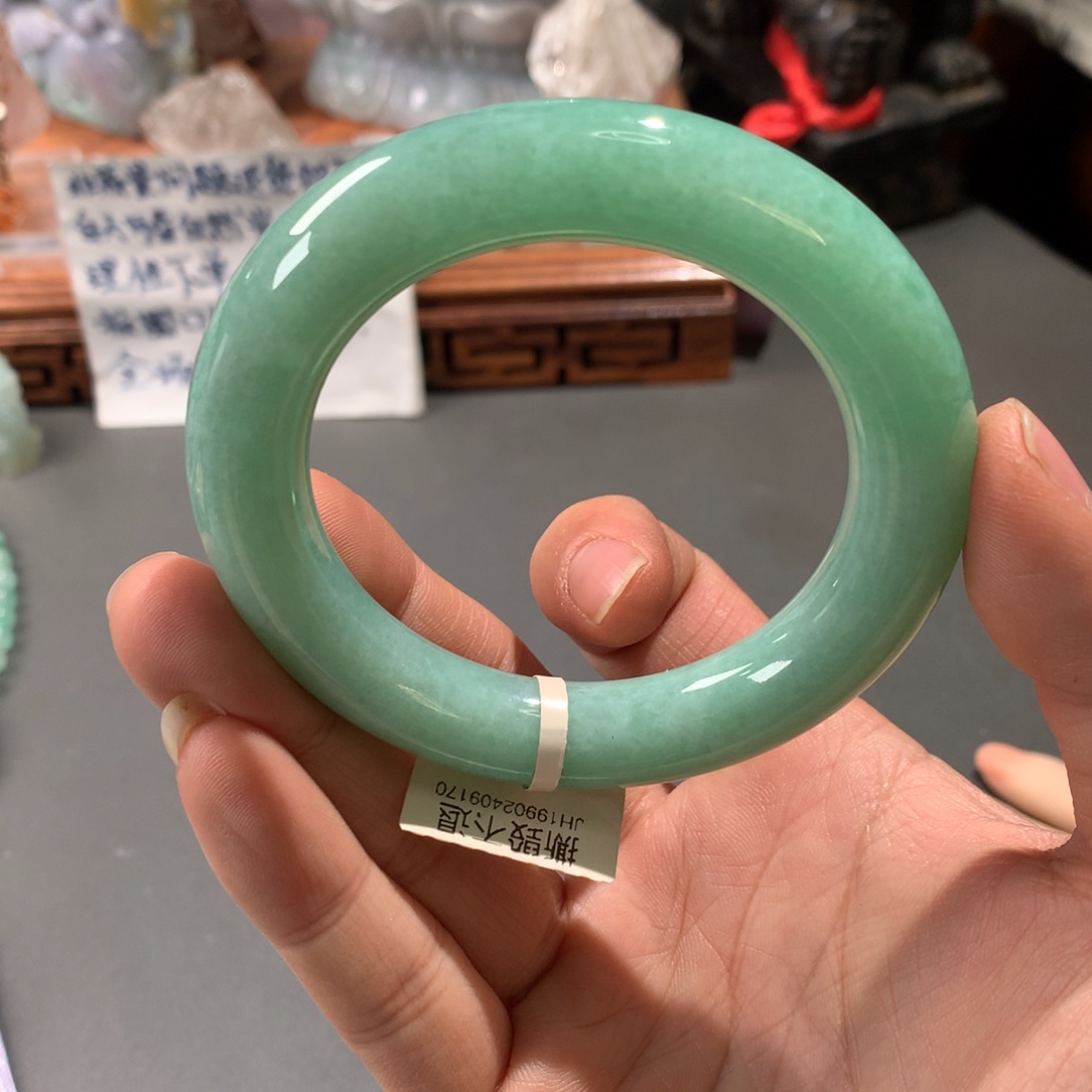 翡翠手镯未镶嵌55圆条