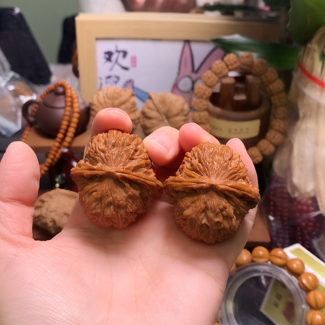 文玩核桃吊坠白狮子40