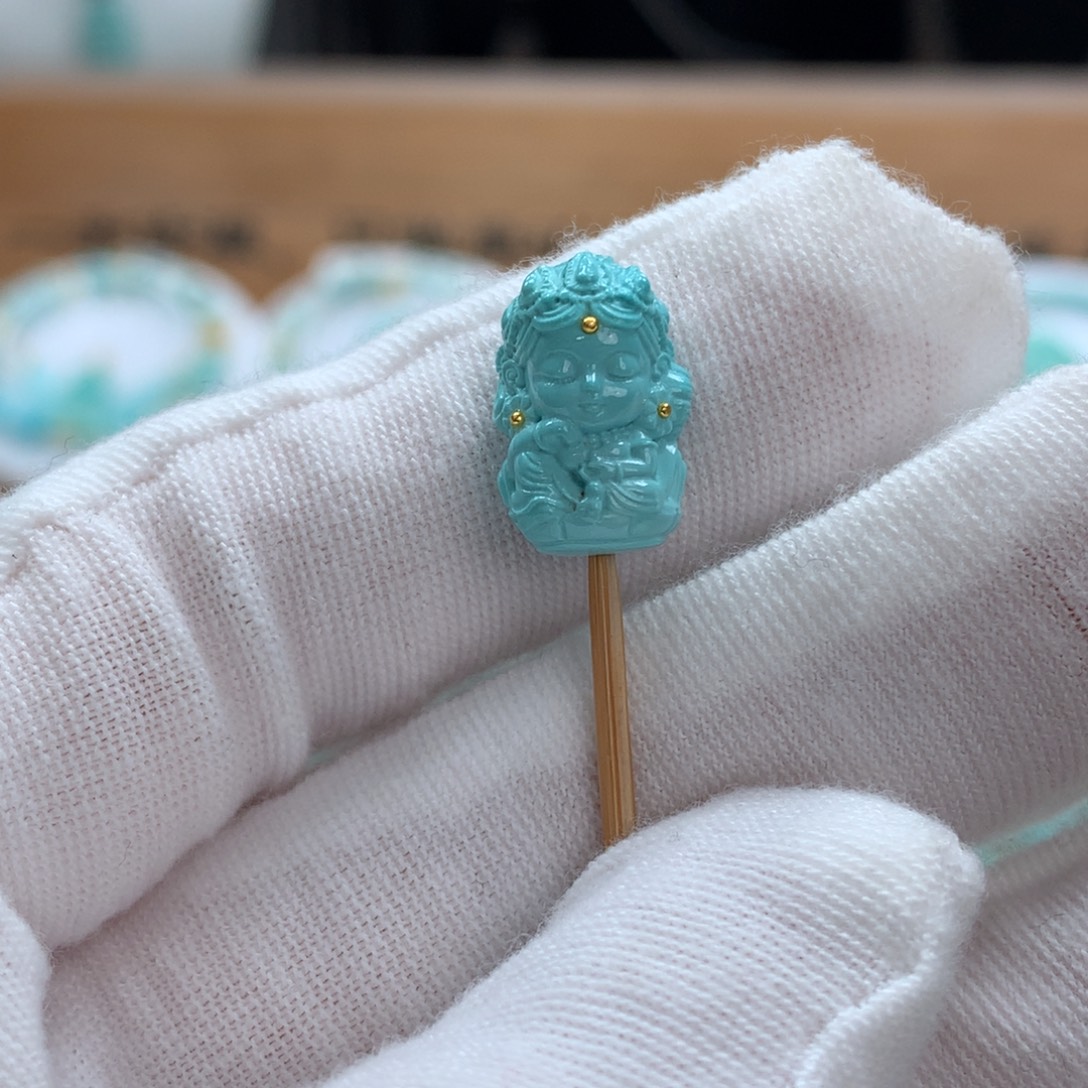 绿松石未镶嵌原矿绿松石绿度母配饰