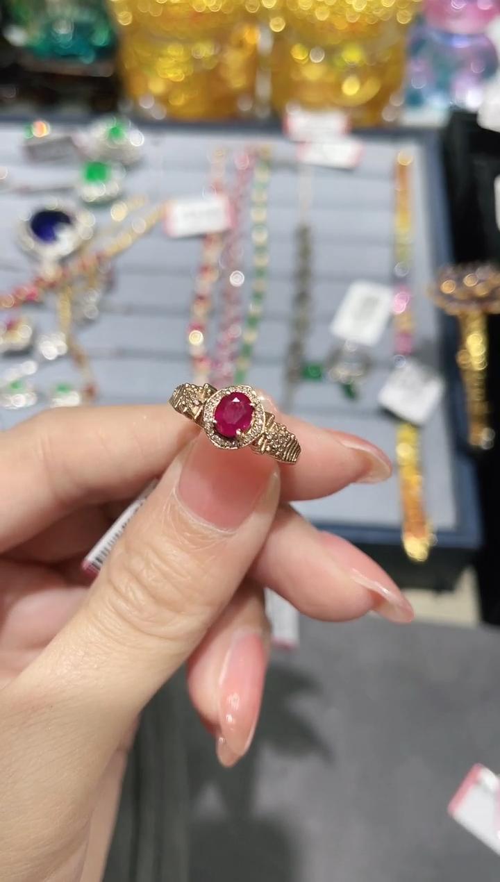 18K金镶嵌天然缅甸红宝石戒指