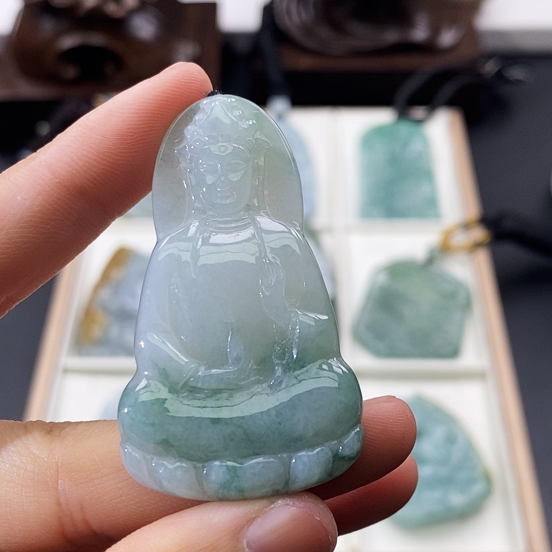 姚***际翡翠未镶嵌颈饰缅甸翡翠a货