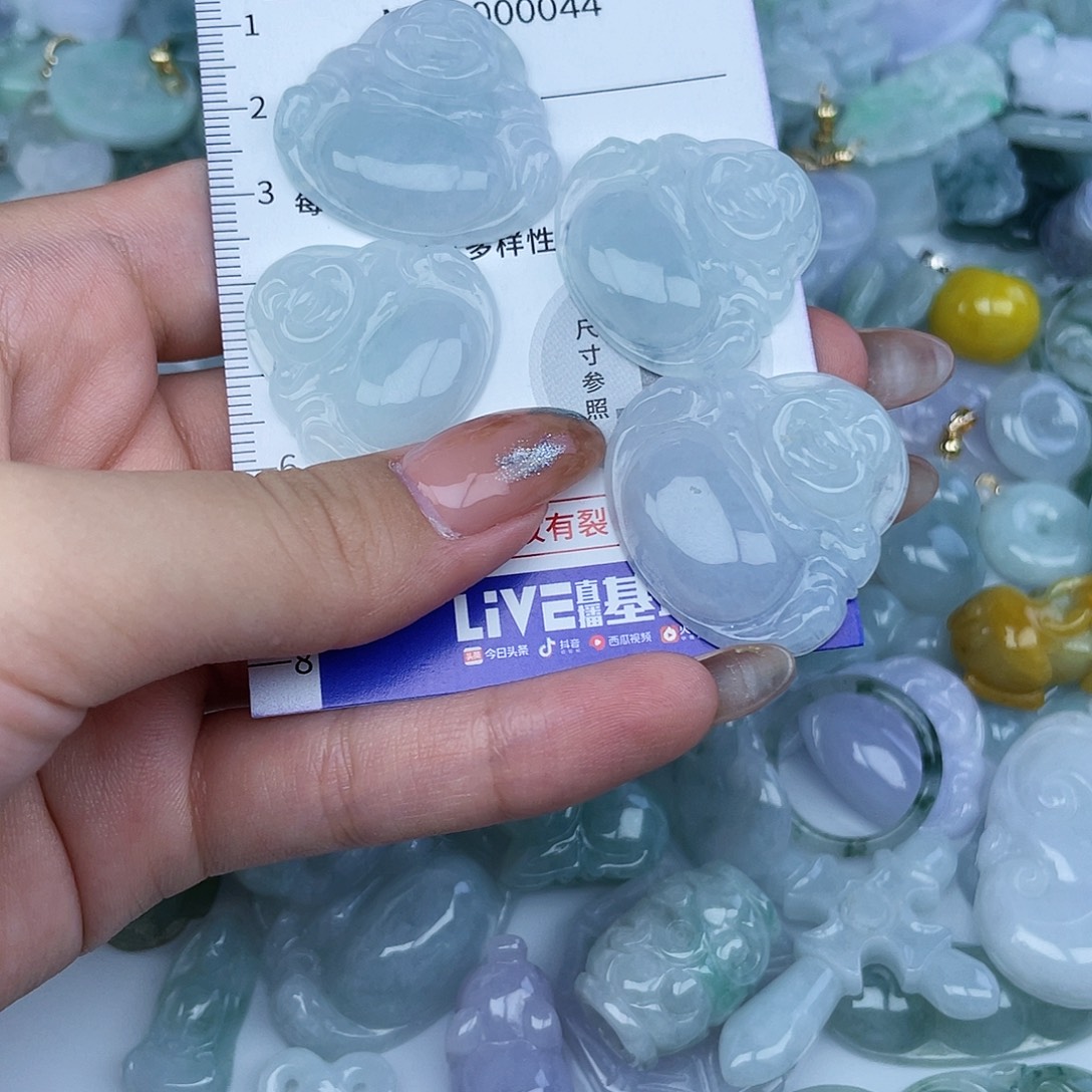 翡翠未镶嵌颈饰44