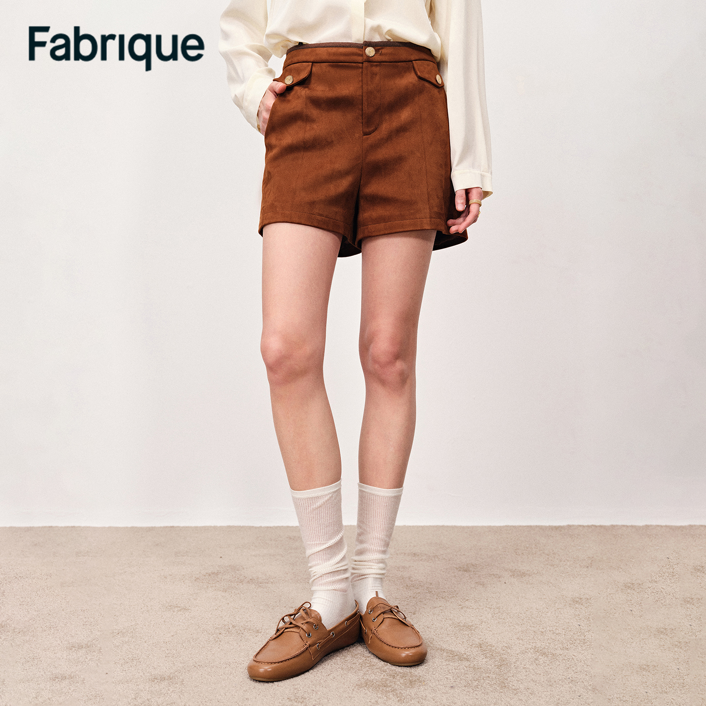 Fabrique Marian【张蔷同款】肉桂红棕仿麂皮绒织带镶边镀金扣短裤