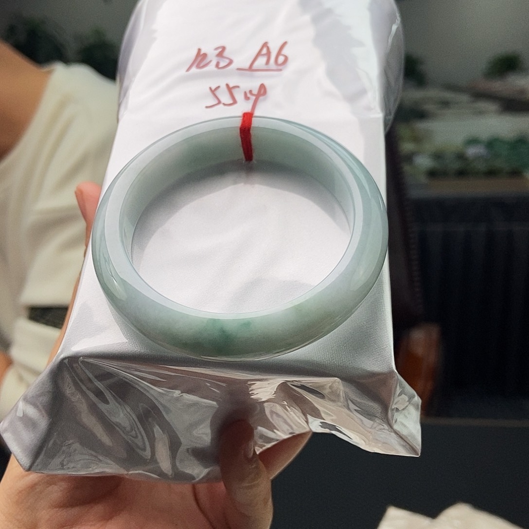 翡翠未镶嵌手镯拍一发一