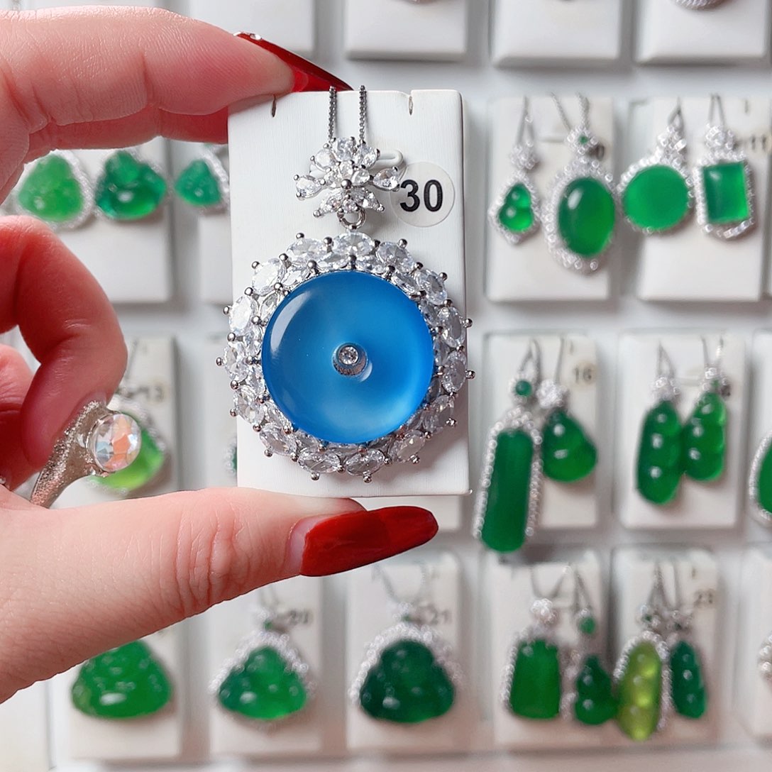 玛瑙/玉髓吊坠(赠链)未镶嵌