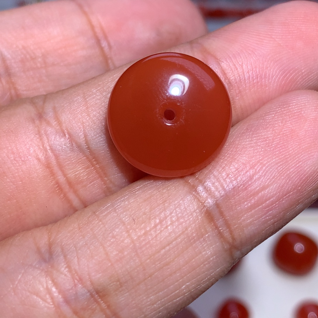 南红玛瑙扣子15.5×6.5未镶嵌微沙带