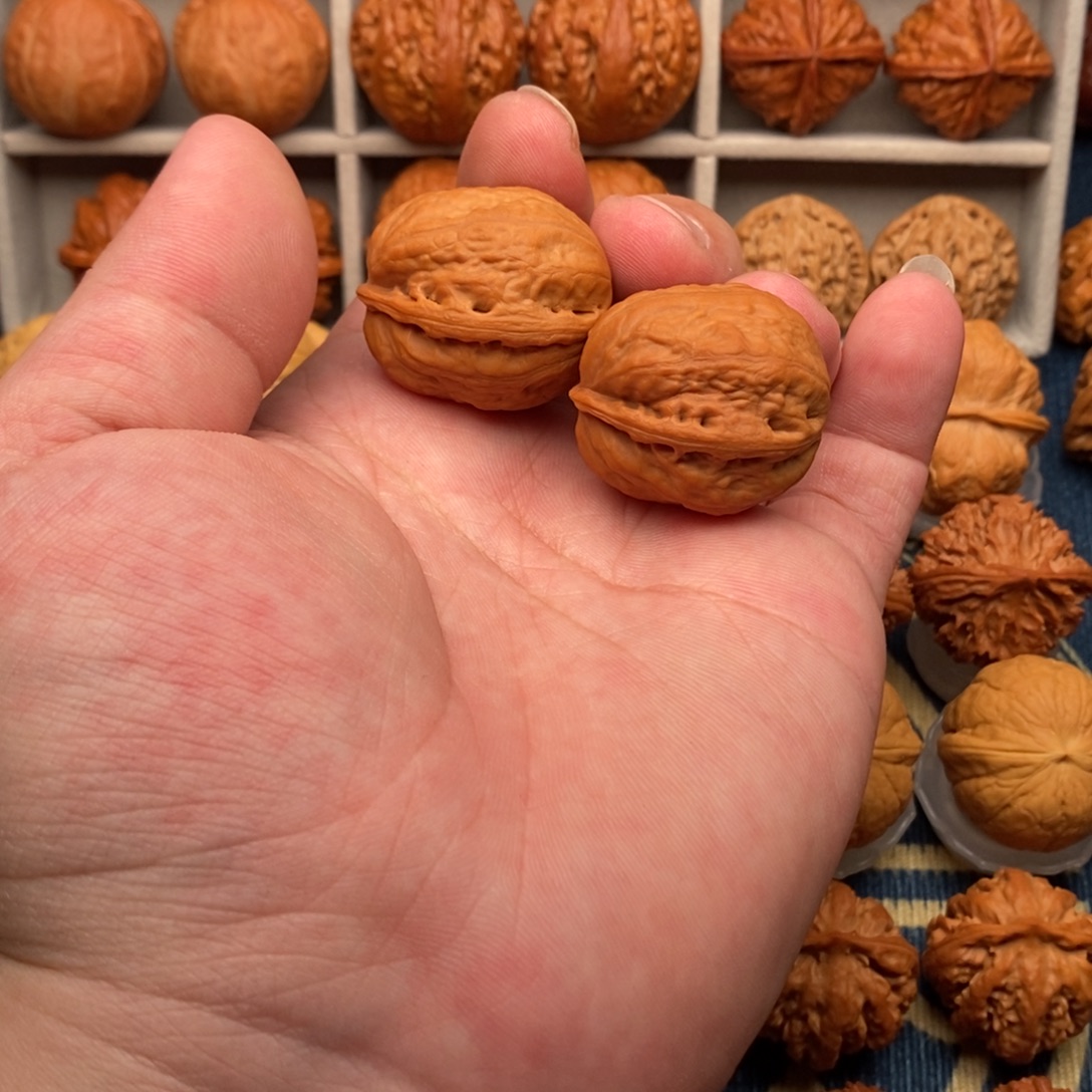 文玩核桃把件至尊蟾