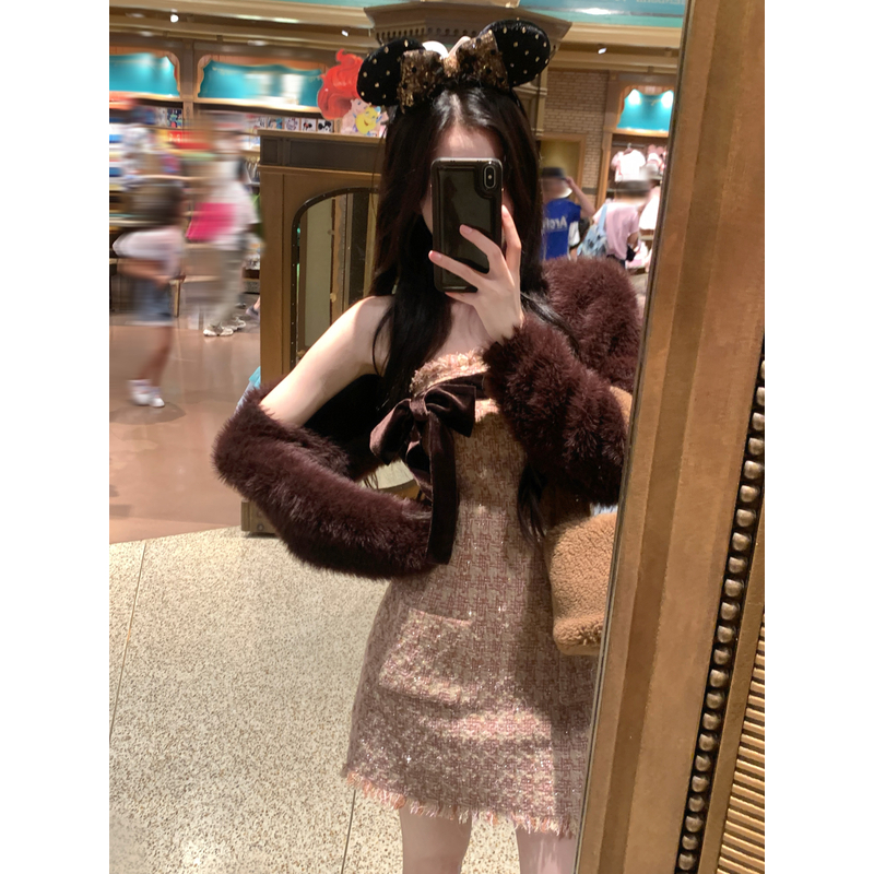 清 YYW汪澜的妹妹 丝绒生巧 心机早秋小香抹胸裙毛绒针织坎肩套装