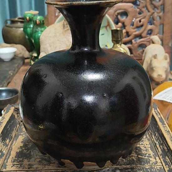 海***收一个耀州窑黑瓷花瓶