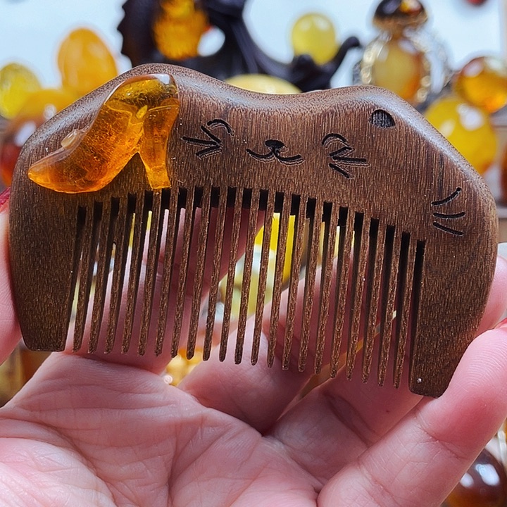 琥珀颈饰未镶嵌梳子