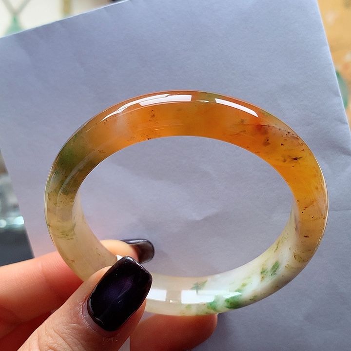 石英质玉未镶嵌手镯