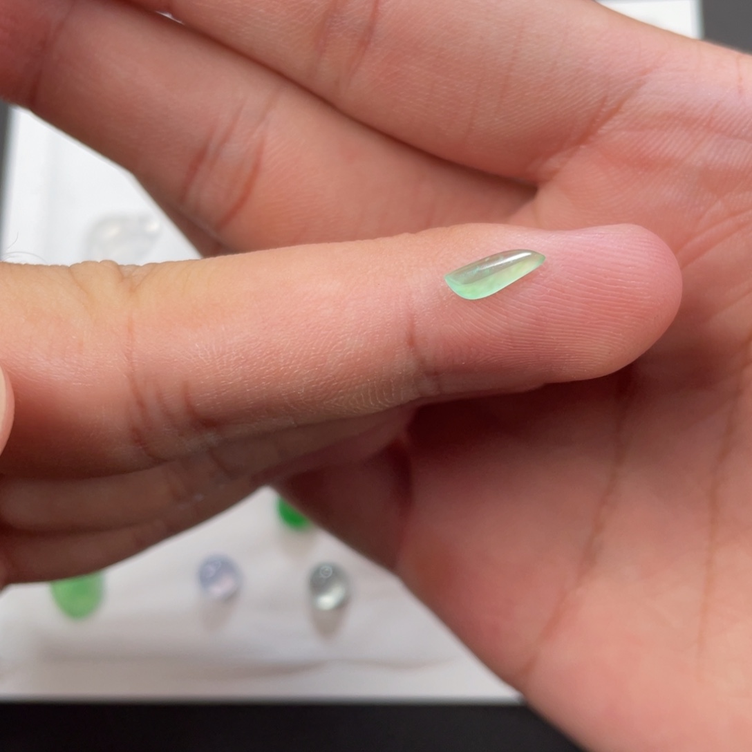 翡翠未镶嵌挂件翡翠