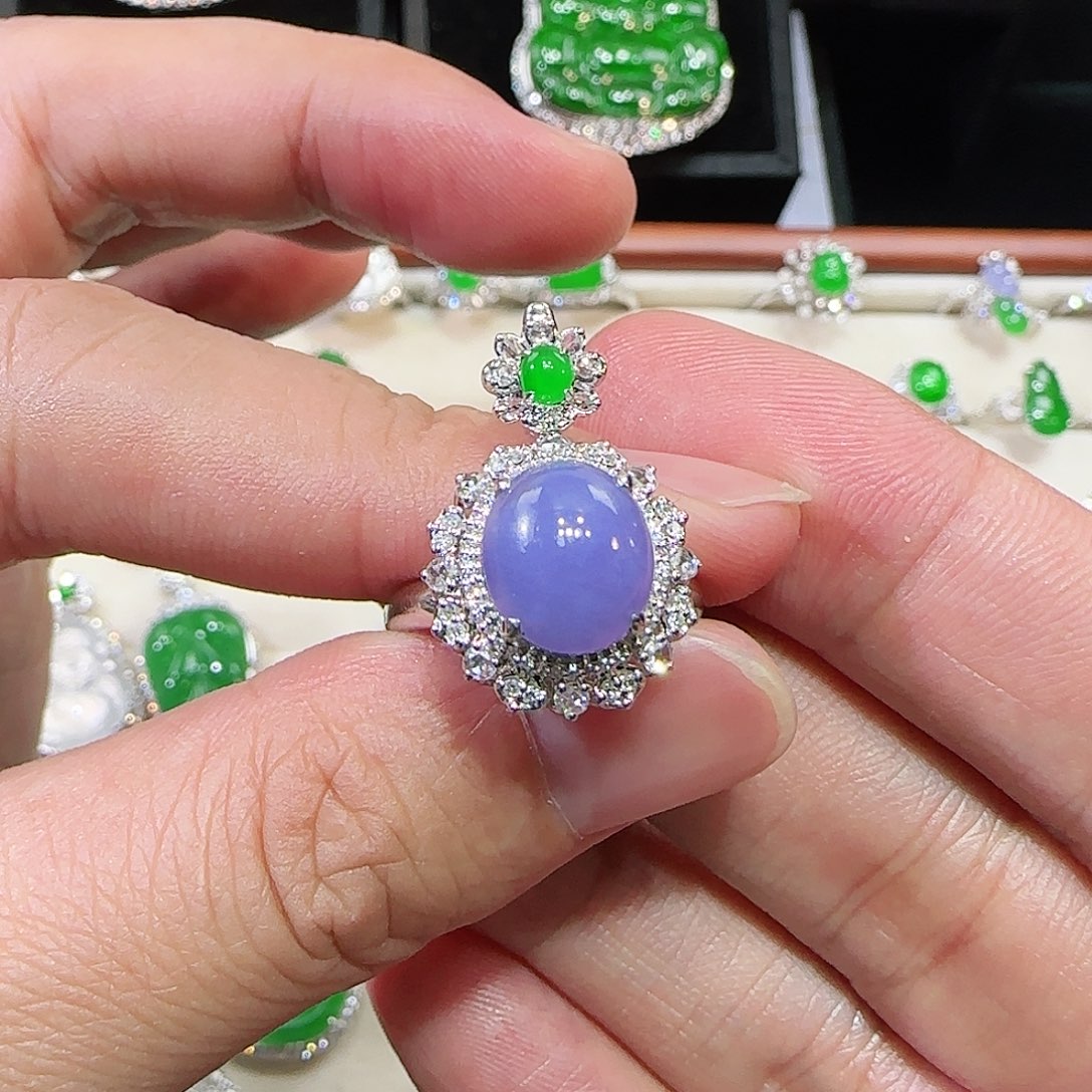 翡翠吊坠(不含链)18K金镶嵌