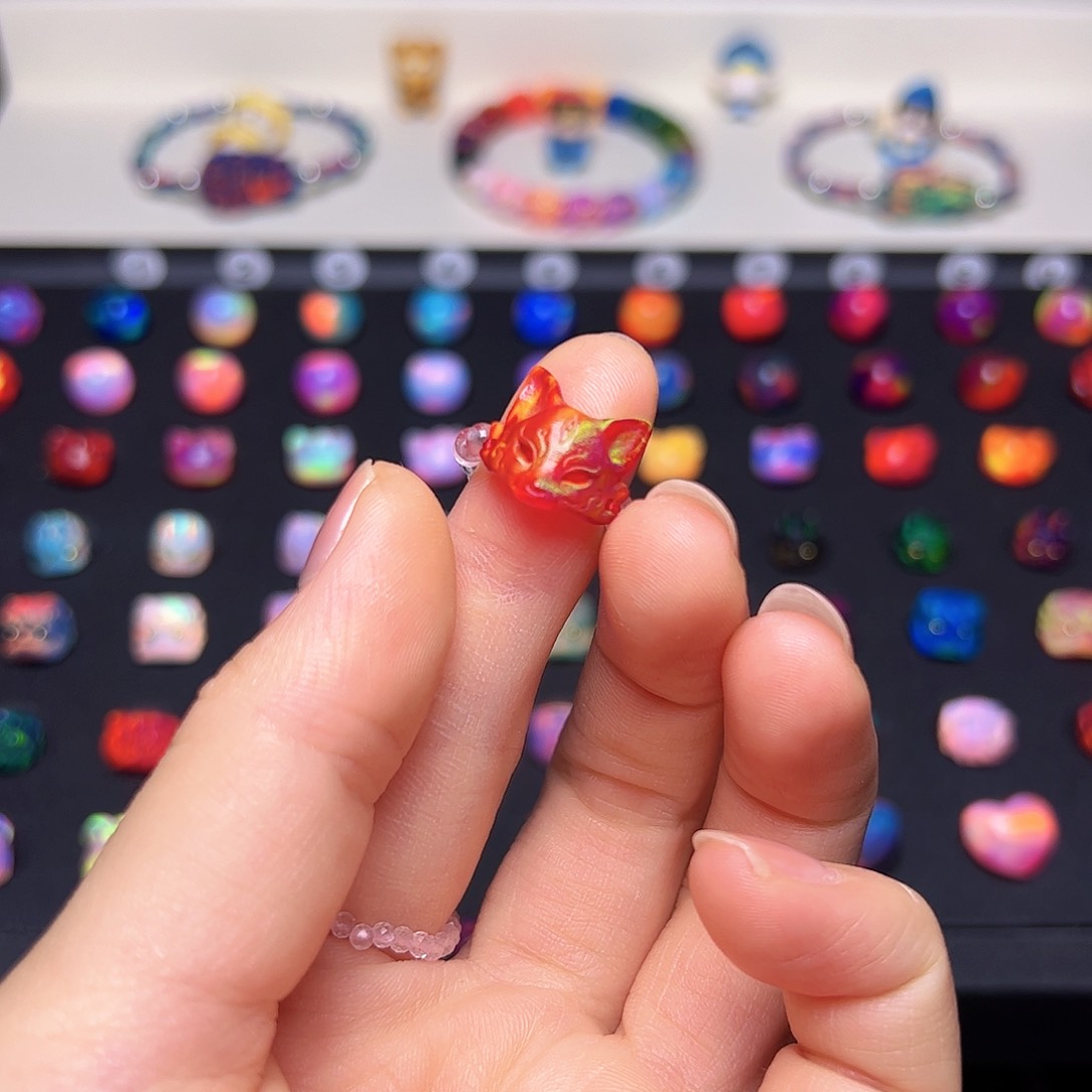 树脂制品培育欧泊面具