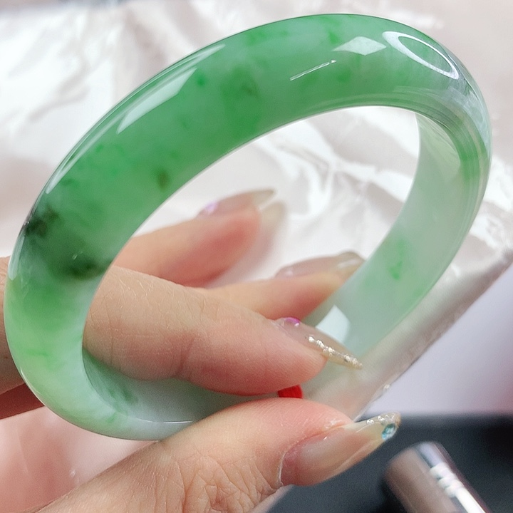 未镶嵌手镯翡翠，315