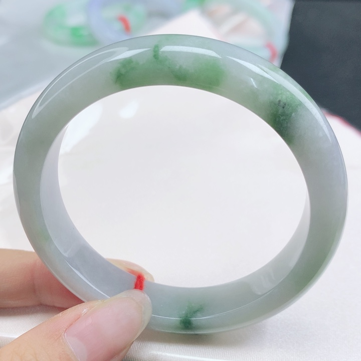 翡翠未镶嵌手镯缅甸56.2飘绿花正圈