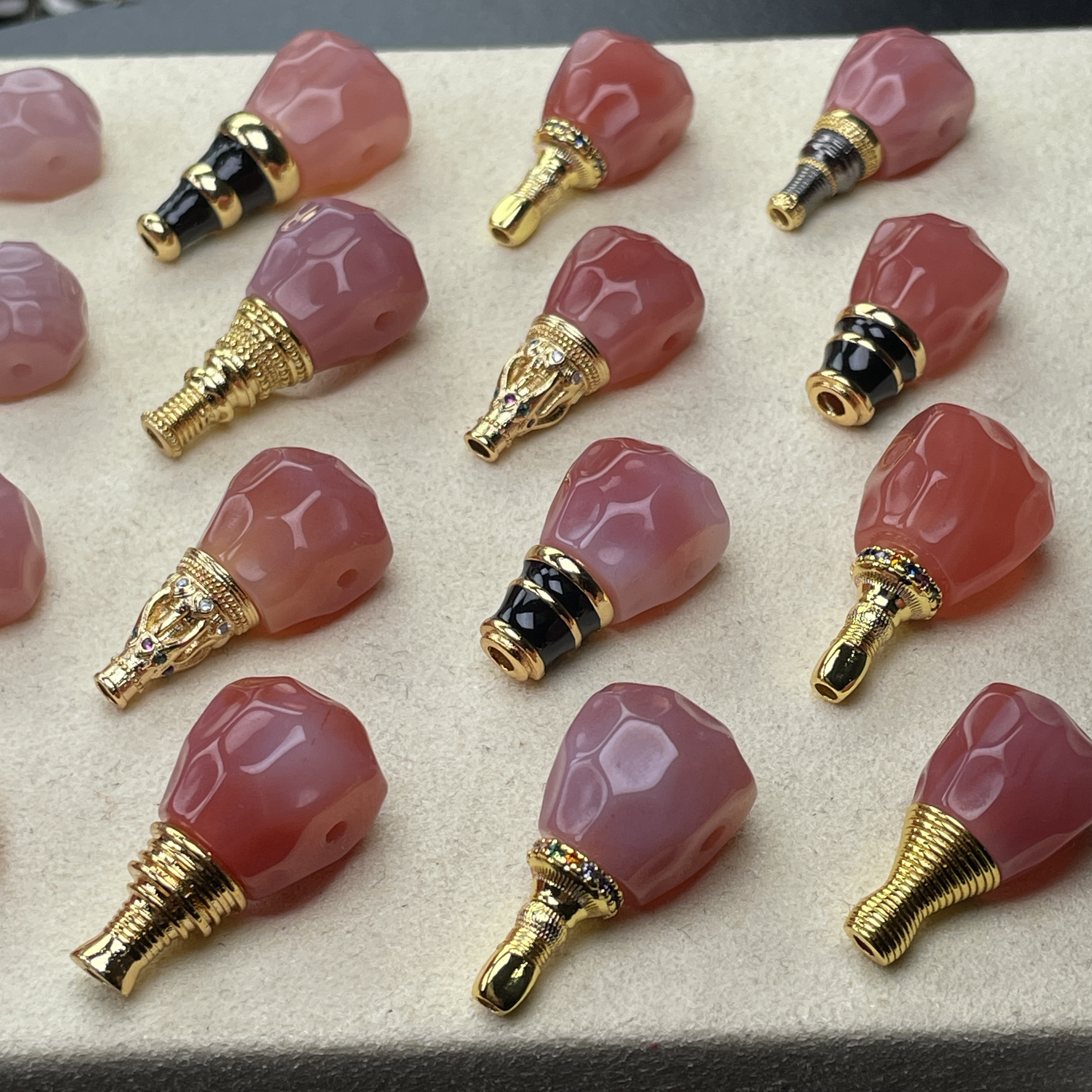 原矿冰透粉糯无相钻面三通尺寸11mm，12mm➕文玩菩提配饰随机发货