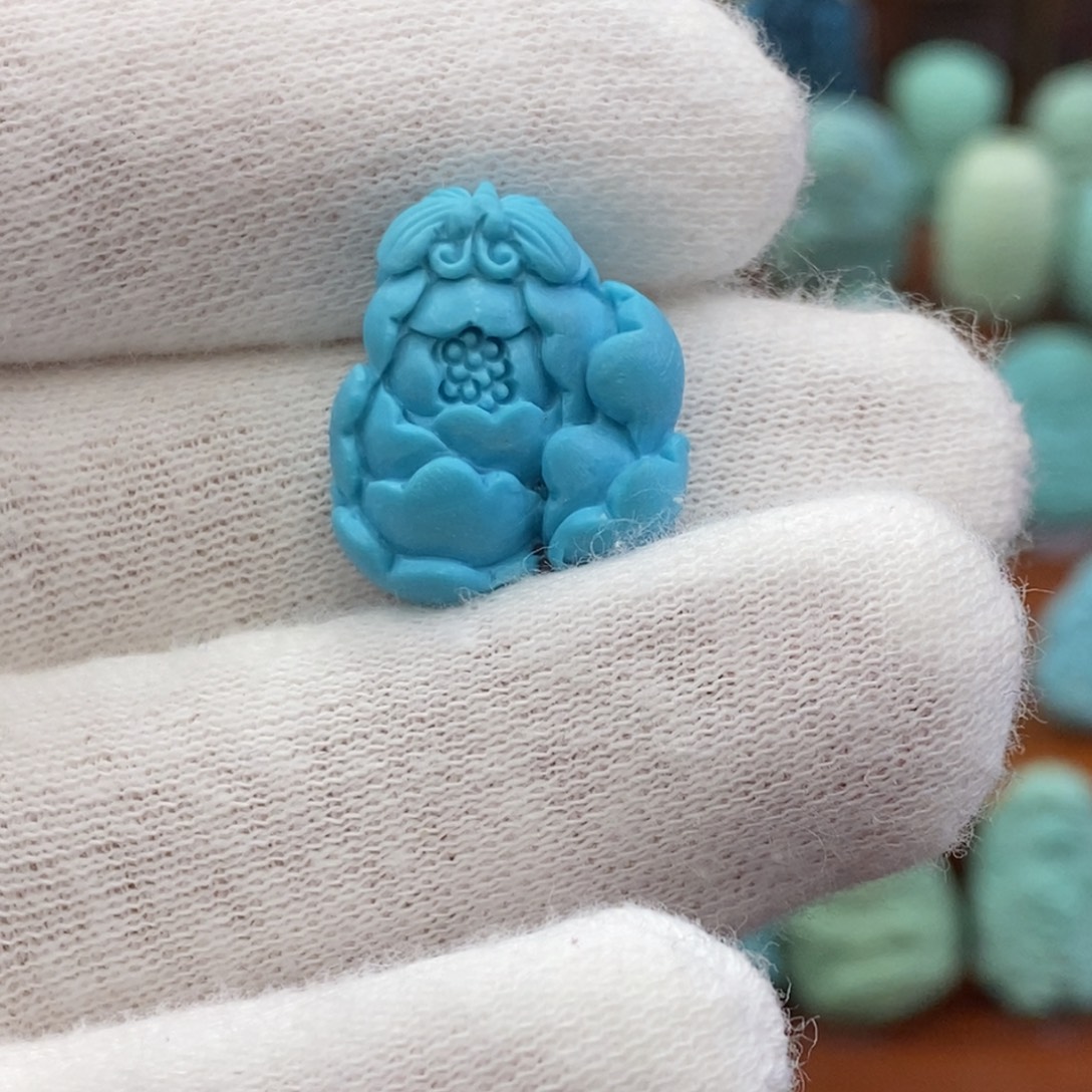 绿松石未镶嵌珠宝奇石