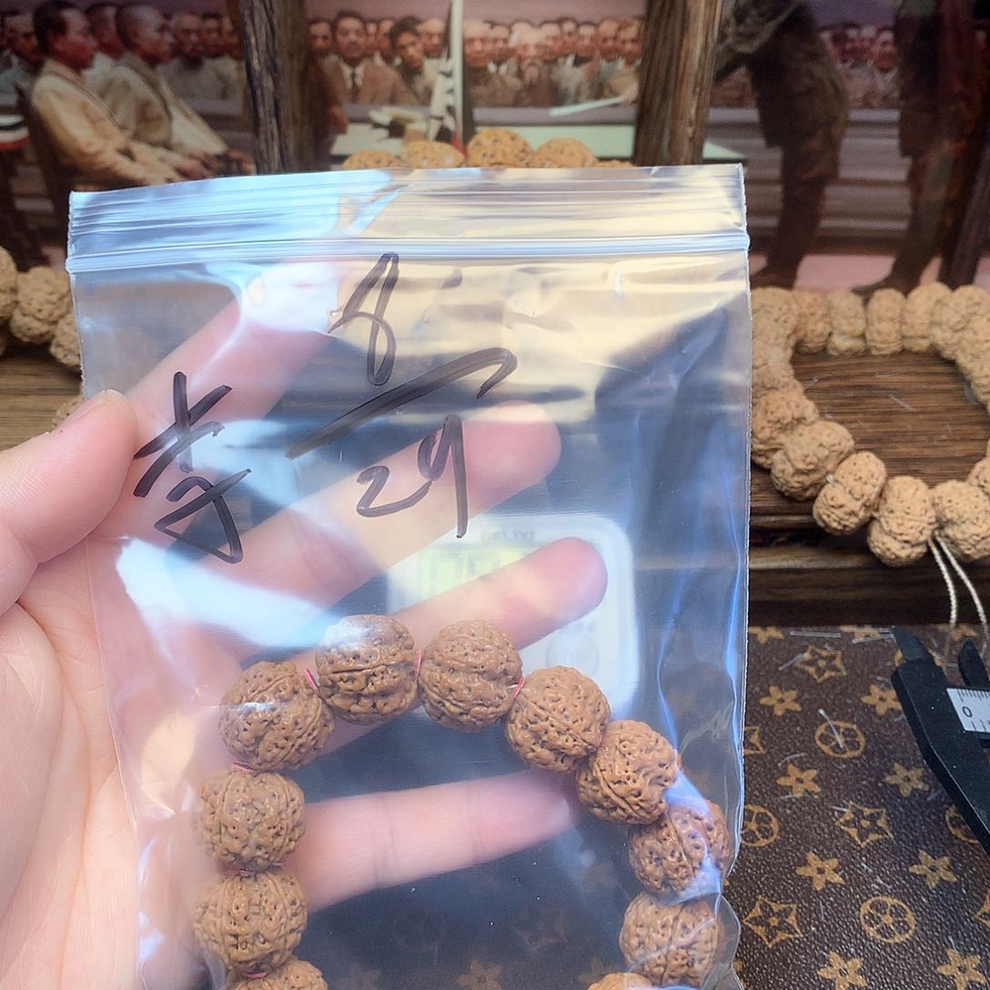 金刚菩提吊坠李**?8。        