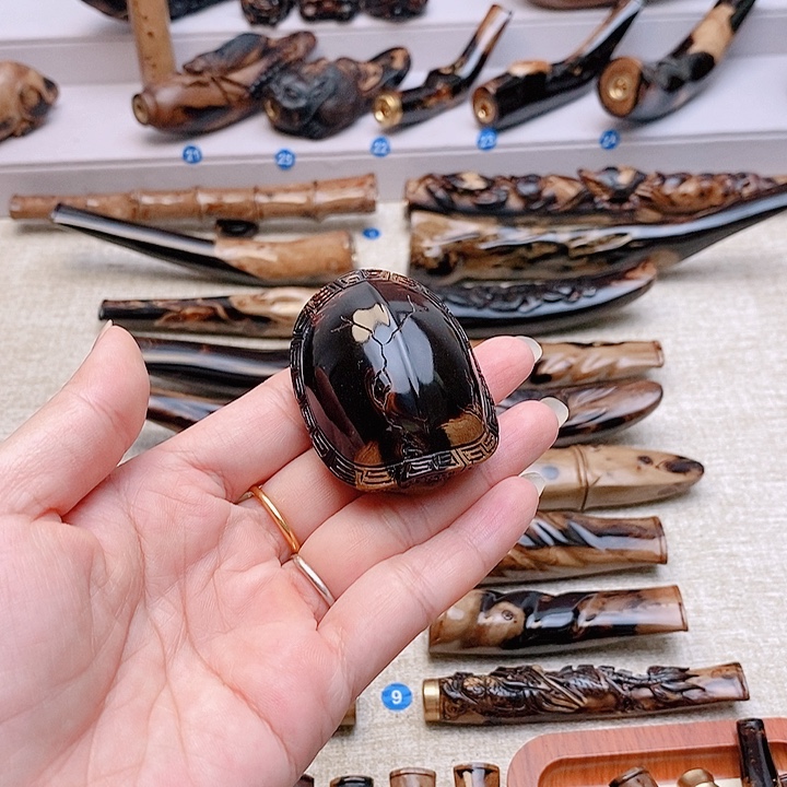 用***8木海小柳木烟嘴雕刻