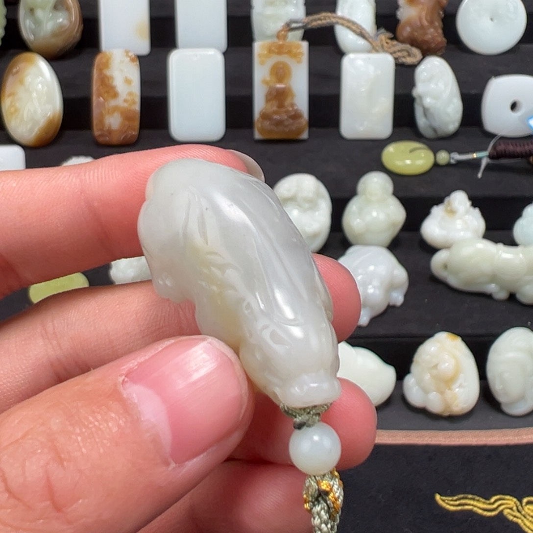 和田玉颈饰未镶嵌