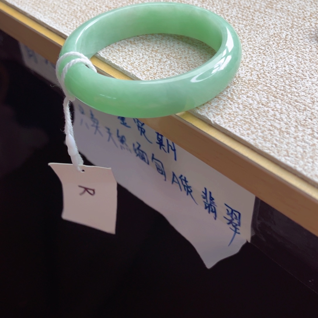 翡翠未镶嵌手镯手镯