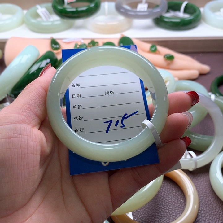 和田玉手镯57未镶嵌