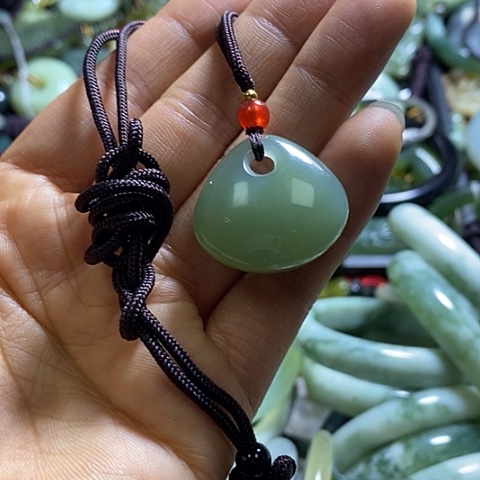 岫玉颈饰未镶嵌挂件