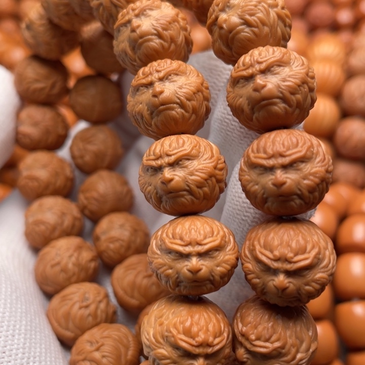 猴头核桃吊坠真**生斗战胜佛