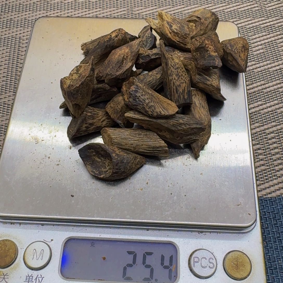 沉香沉香木制品绿奇楠沉香树丁