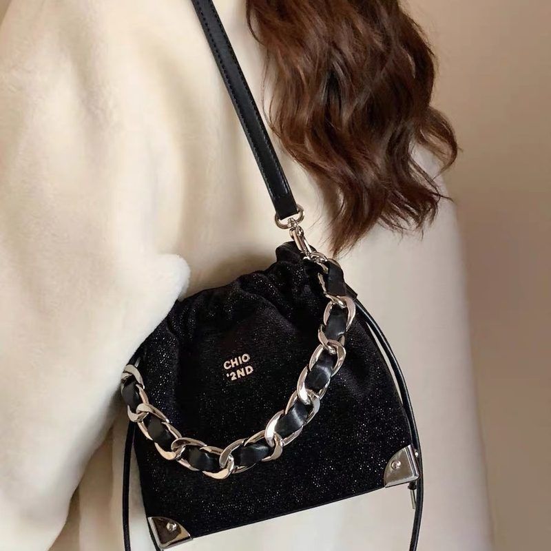  爆闪银河小水桶包包女2023新款秋冬季超火单肩斜挎时尚百搭