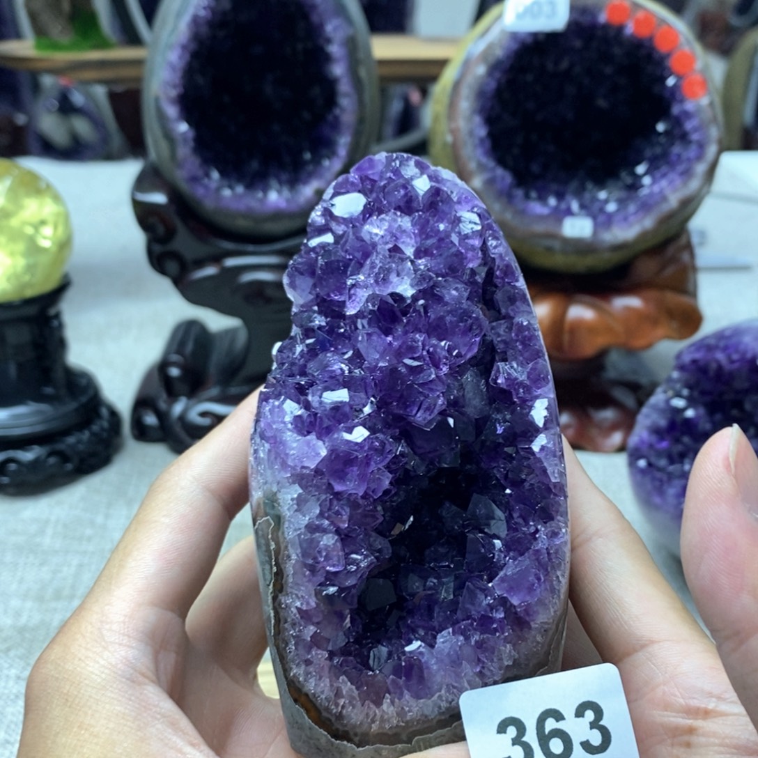 未镶嵌水晶大型摆件（非配饰）