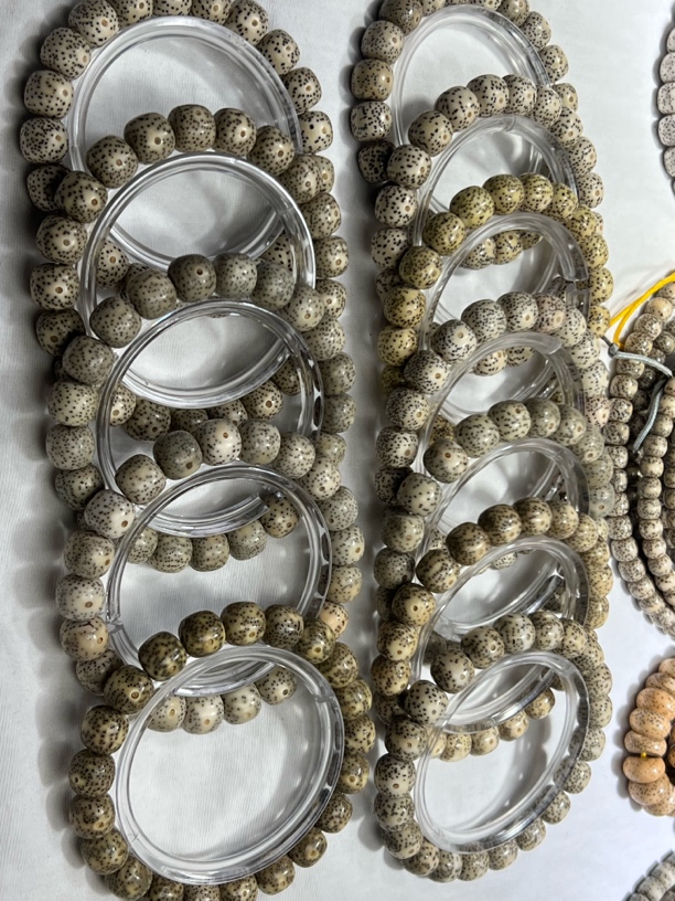 福利款 石玉料 10×11 手串  C2 顺机