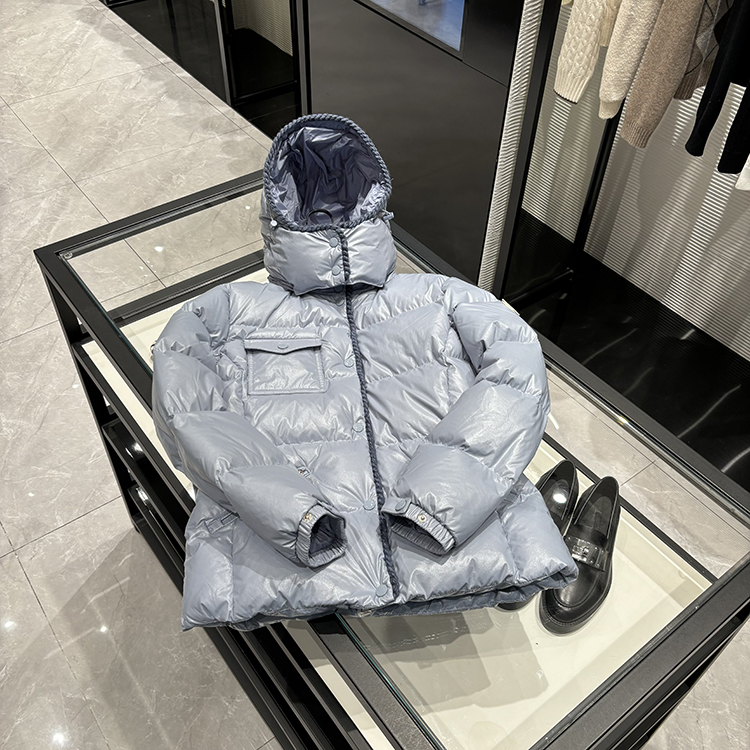 25年秋冬新款 时尚百搭胸前小口袋连帽四色羽绒服-8823