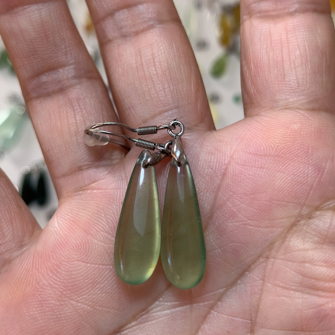 蛇纹石玉耳环未镶嵌