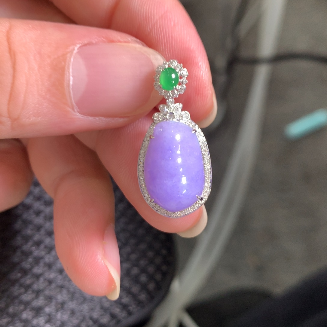 翡翠18K金镶嵌颈饰翡翠