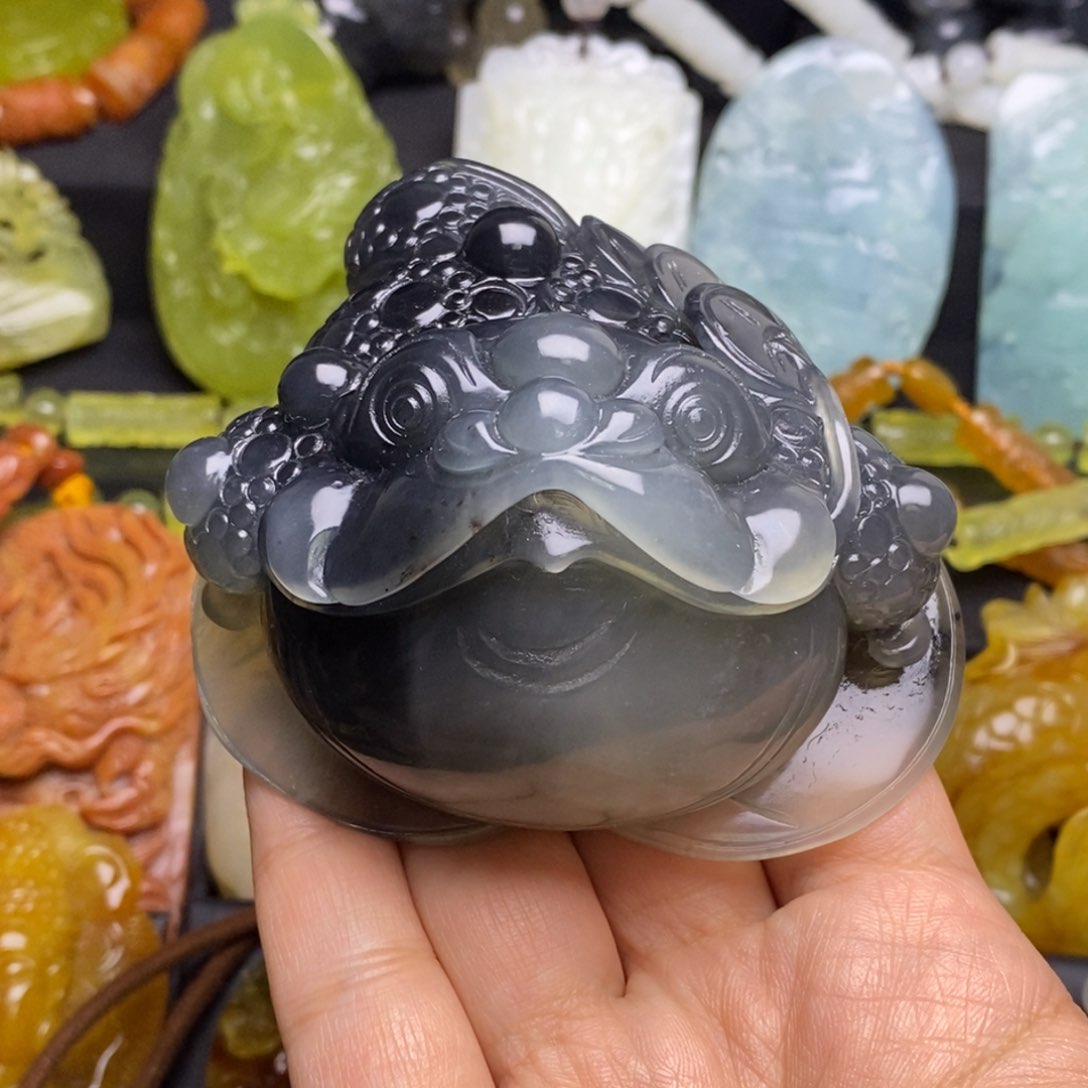 蛇纹石玉小摆未镶嵌安**晓