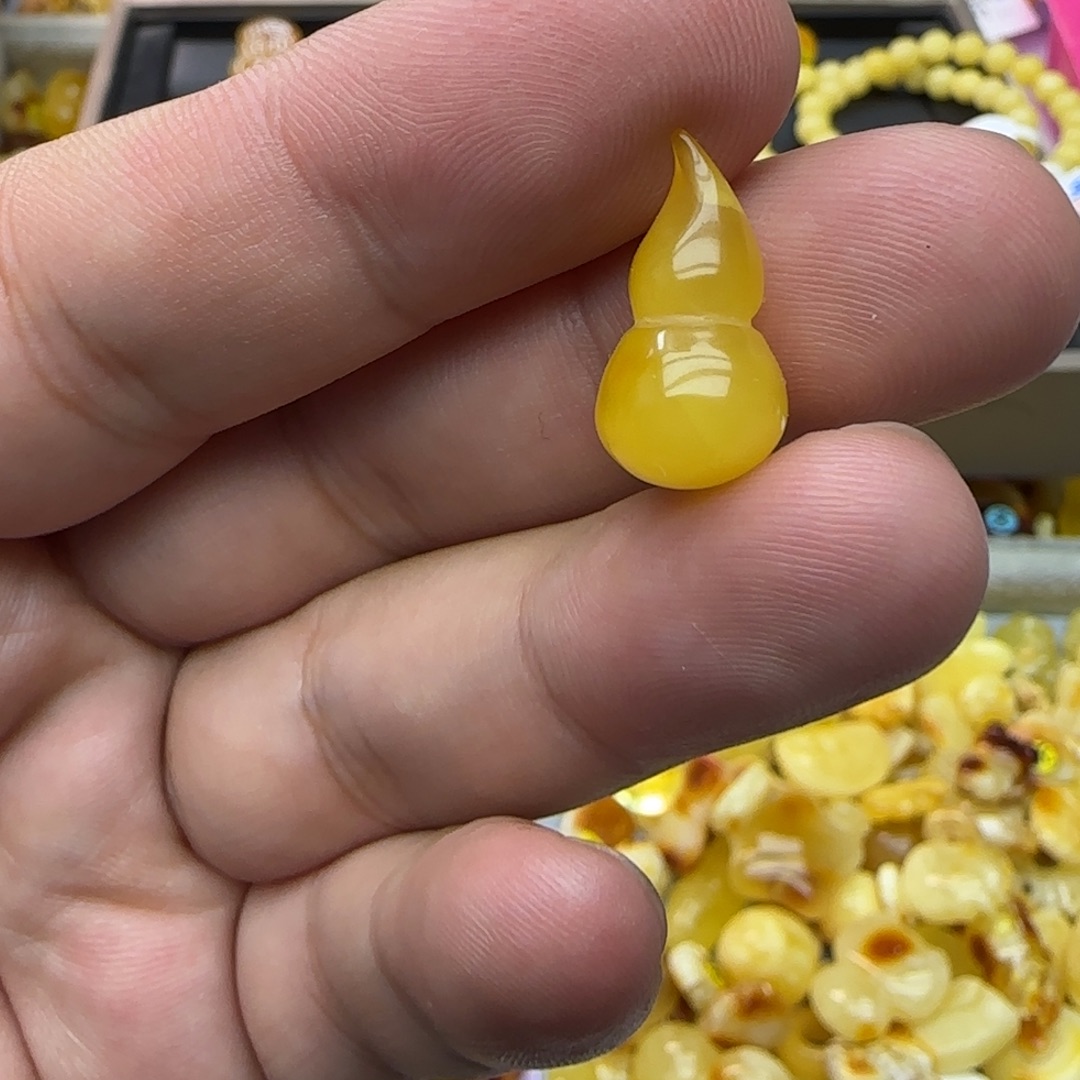 琥珀未镶嵌裸石0.91克