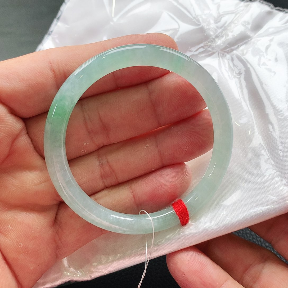 未镶嵌手镯翡翠天然翡翠手镯