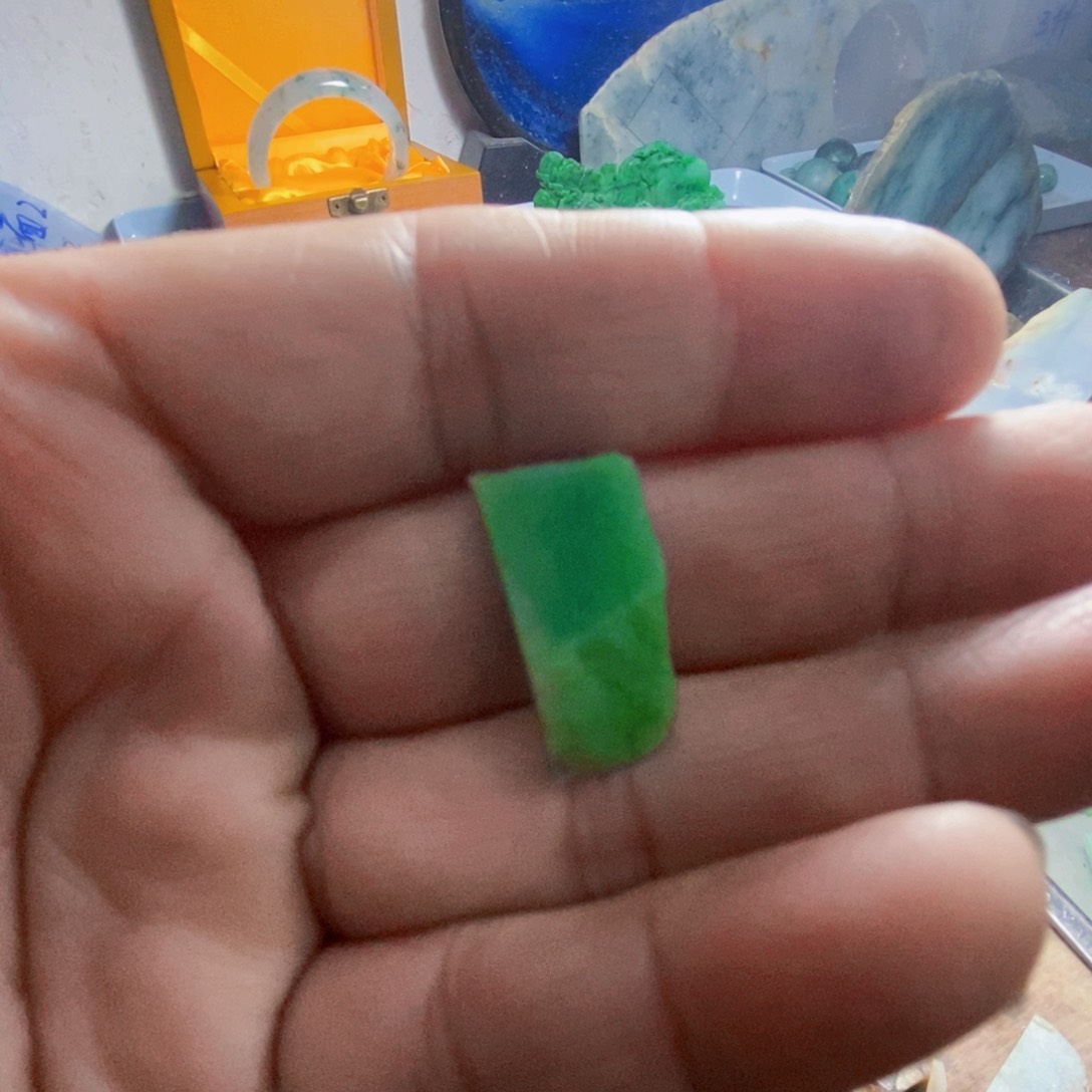 定制翡翠未镶嵌翡翠