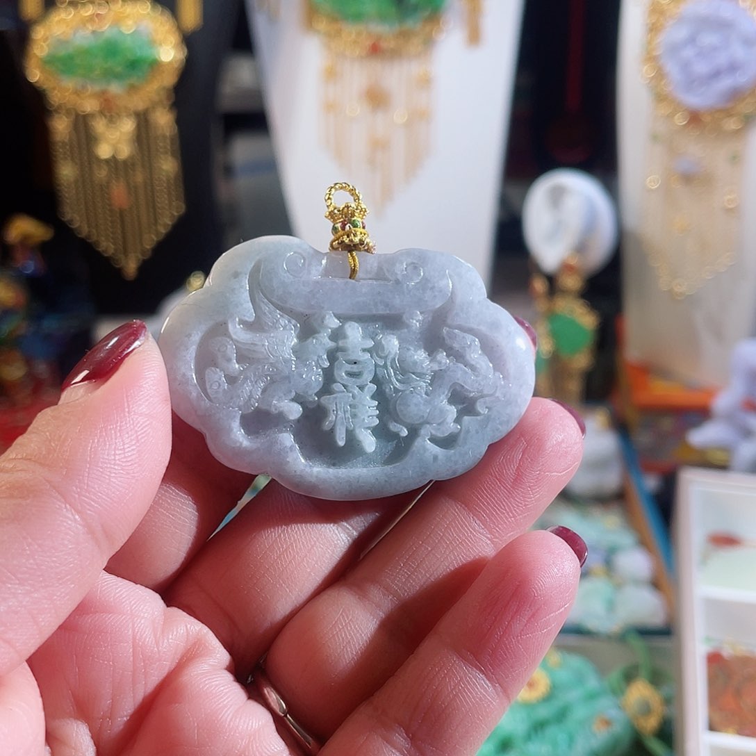 翡翠颈饰未镶嵌翡翠锁