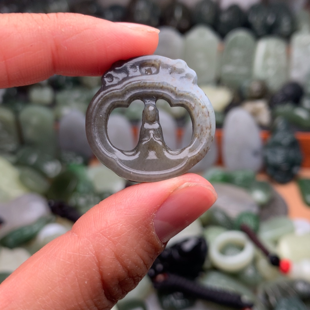 和田玉未镶嵌颈饰挂件28