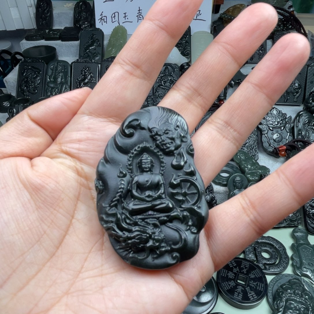 颈饰未镶嵌和田玉