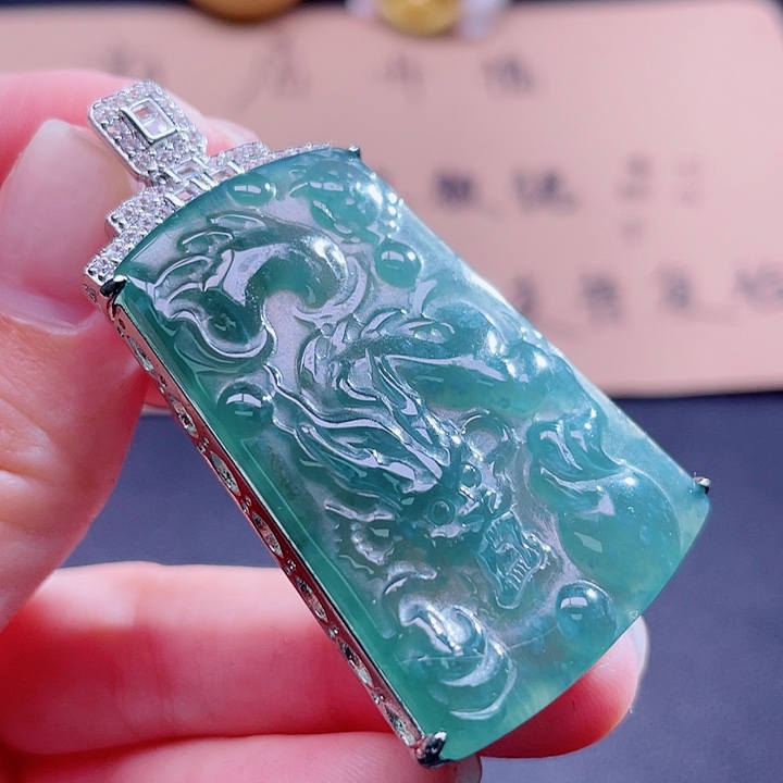 翡翠吊坠(不含链)未镶嵌