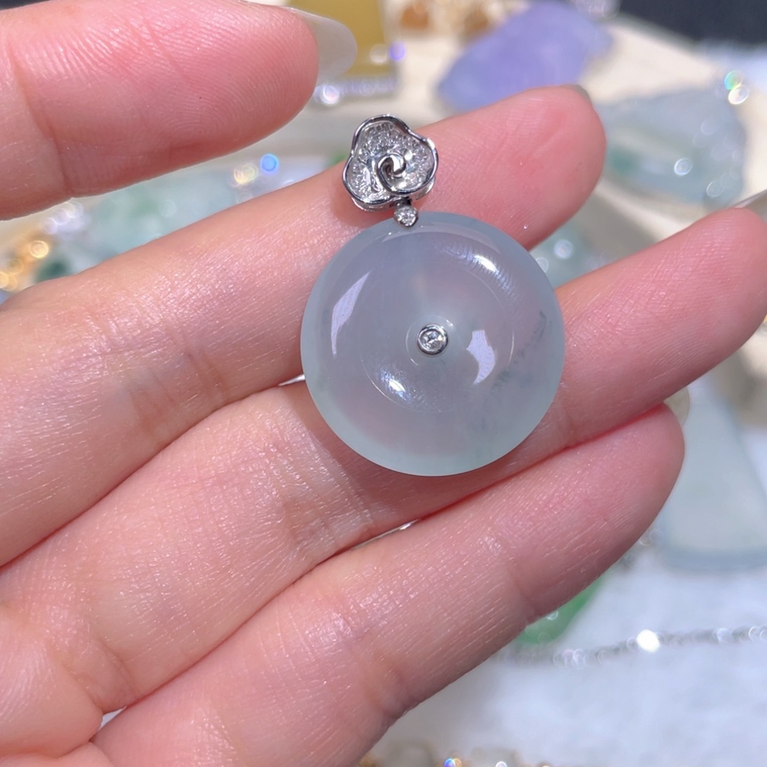 颈饰18K金镶嵌翡翠翡翠