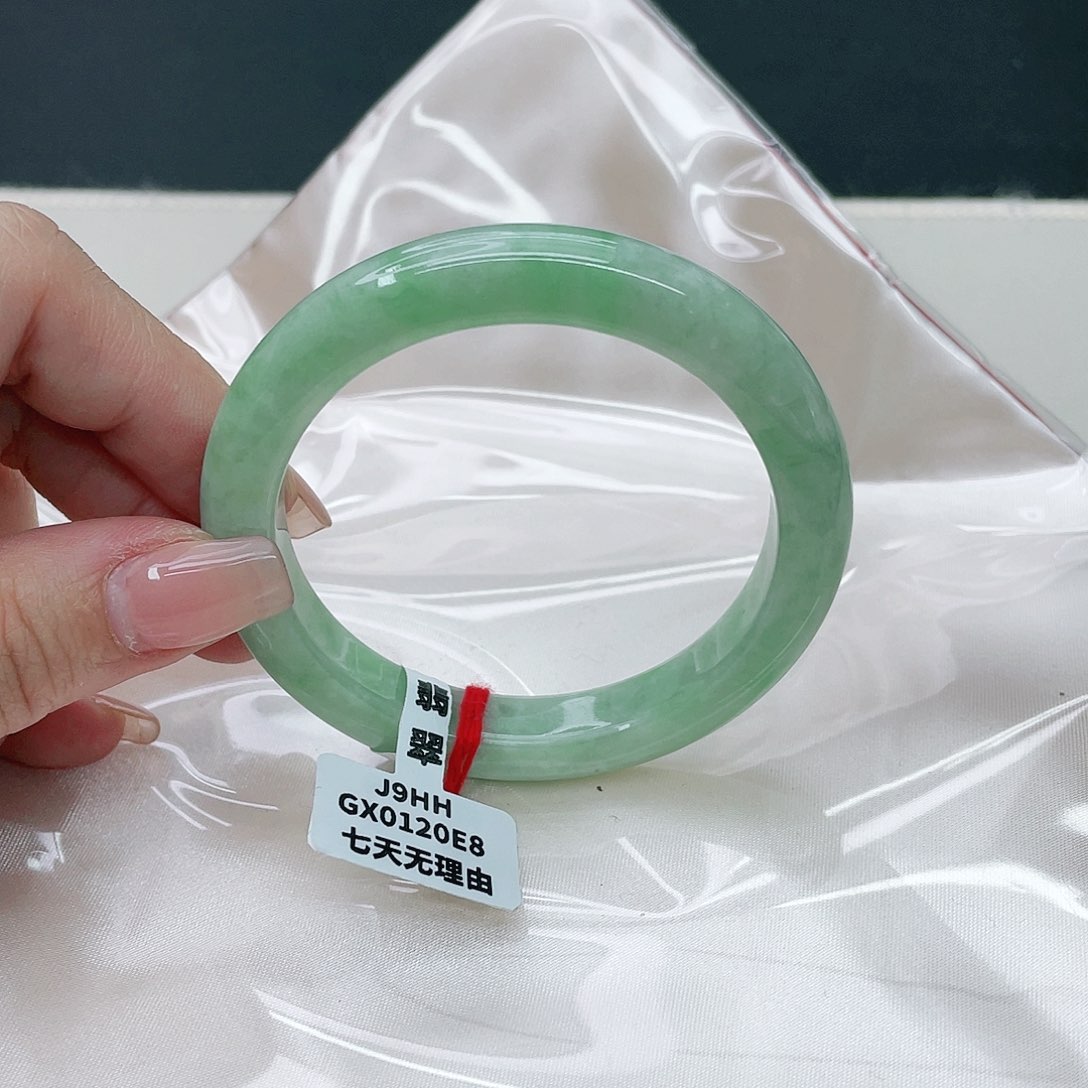 翡翠手镯未镶嵌正55.3