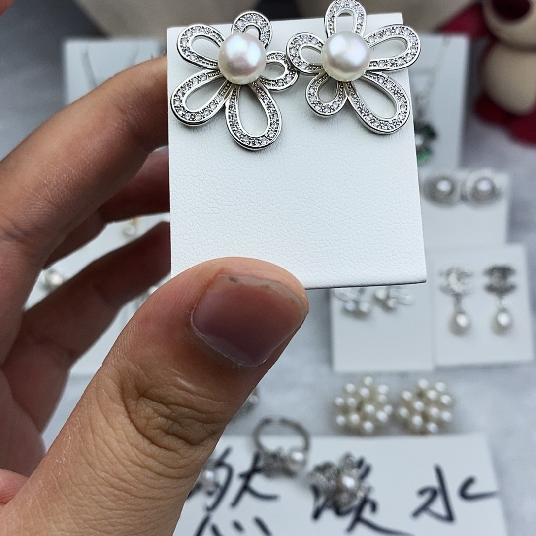 淡水珍珠耳饰未镶嵌